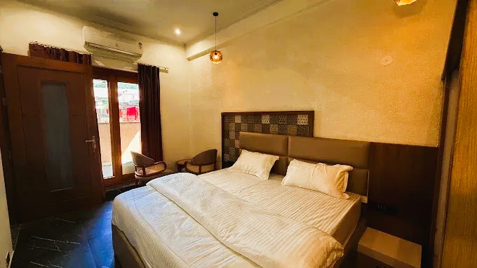 Deluxe Room View 2