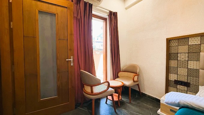 Deluxe Room View 3