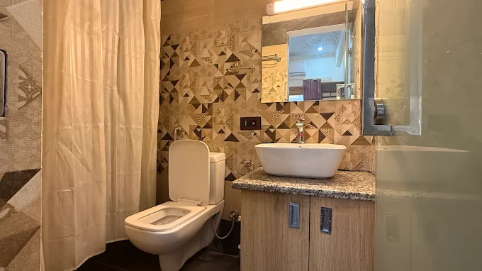 Super Deluxe Washroom
